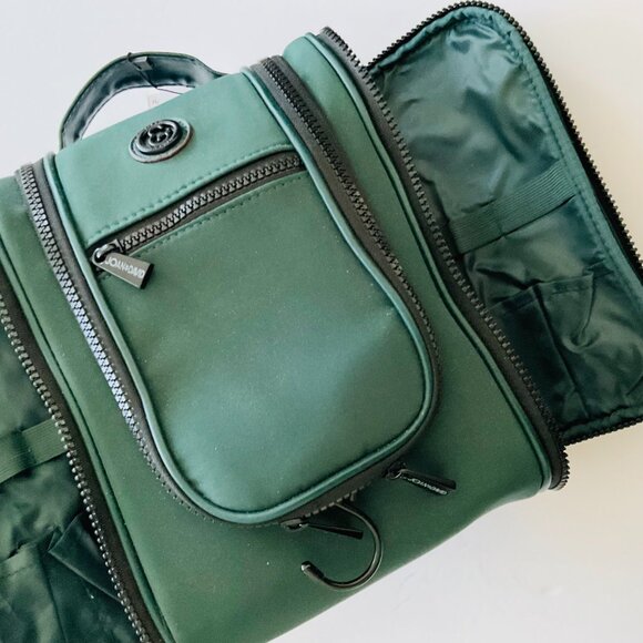 JOAN & DAVID Women's Hanging Toiletry Case NWT - Picture 2 of 9